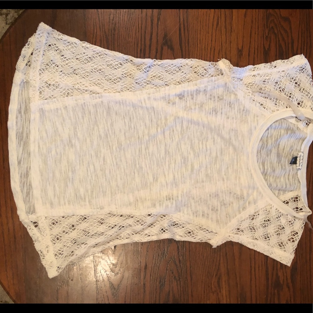 White lace sleeve shirt. Size medium.